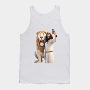 The Lion and the Lamb: Selfie of the Lion of Judah Tank Top